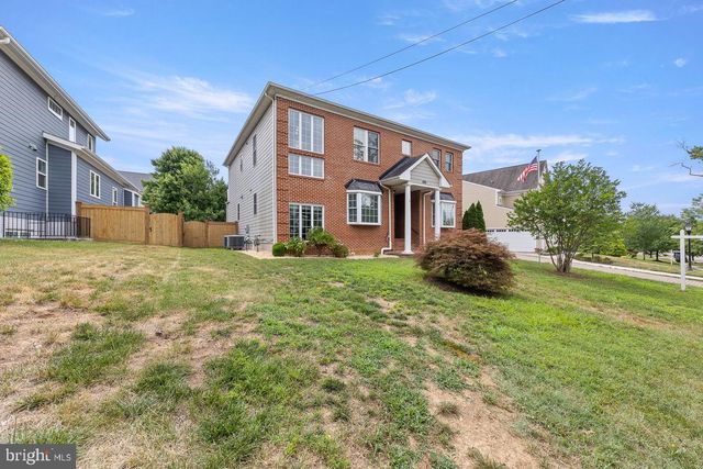33 DONELSON ST, Alexandria, VA 22304
