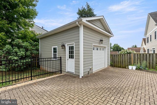 33 DONELSON ST, Alexandria, VA 22304