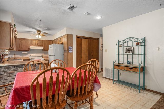 325 Six Mile Road, Magazine, AR 72943