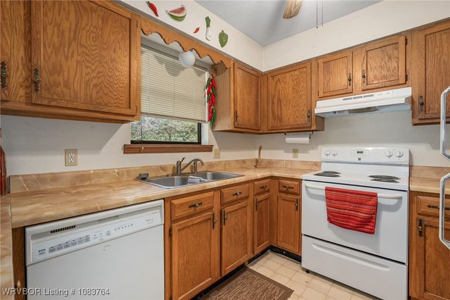 325 Six Mile Road, Magazine, AR 72943