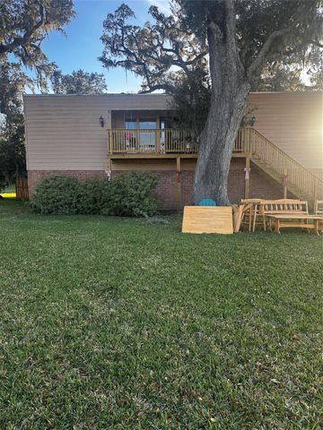 2236 Ridgewood Drive, West Columbia, TX 77486