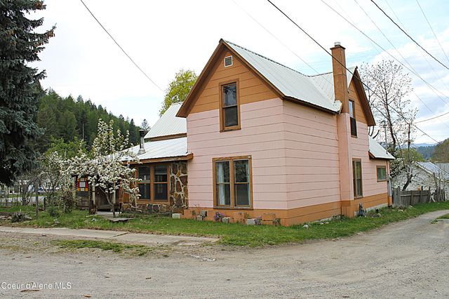 6209 Florida St, Bonners Ferry, ID 83805