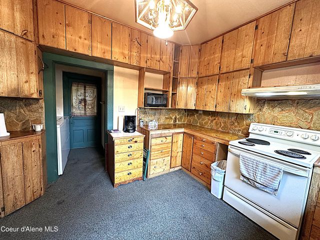 6209 Florida St, Bonners Ferry, ID 83805