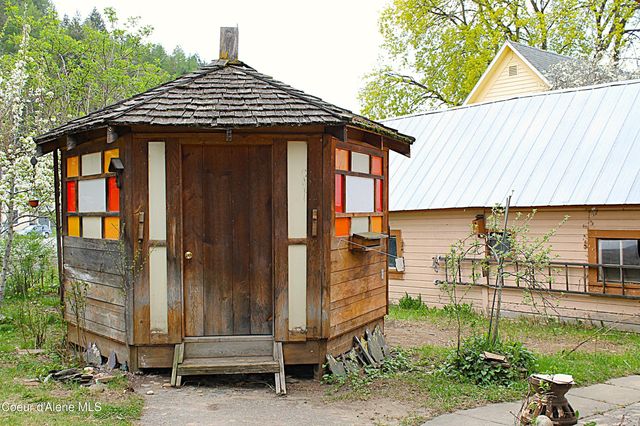 6209 Florida St, Bonners Ferry, ID 83805