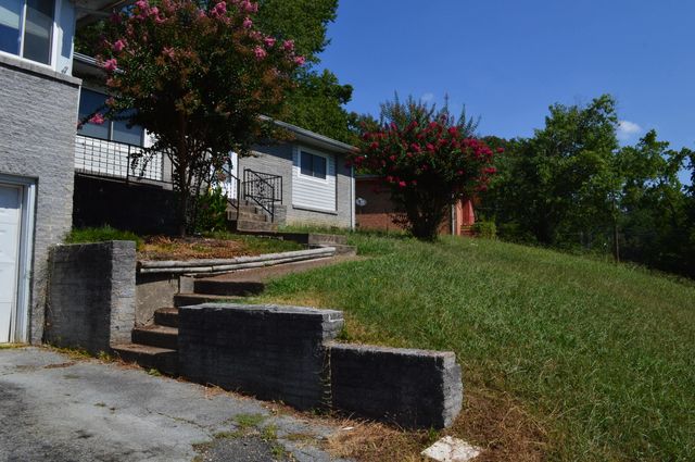 4609 Plaza Hills Lane A & B, Hixson, TN 37343