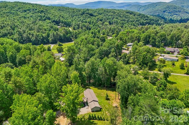 51 Hermit Springs Trail, Hendersonville, NC 28739