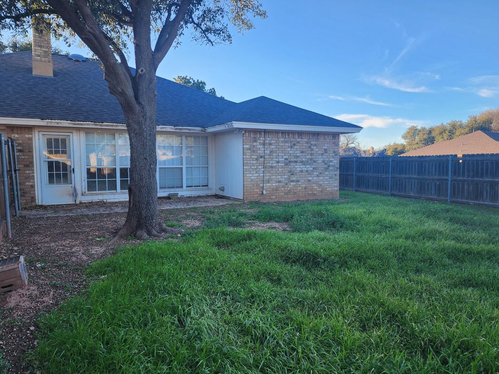 Image 15 of property listing at 4802 Royal Oak Drive, San Angelo, TX 76904