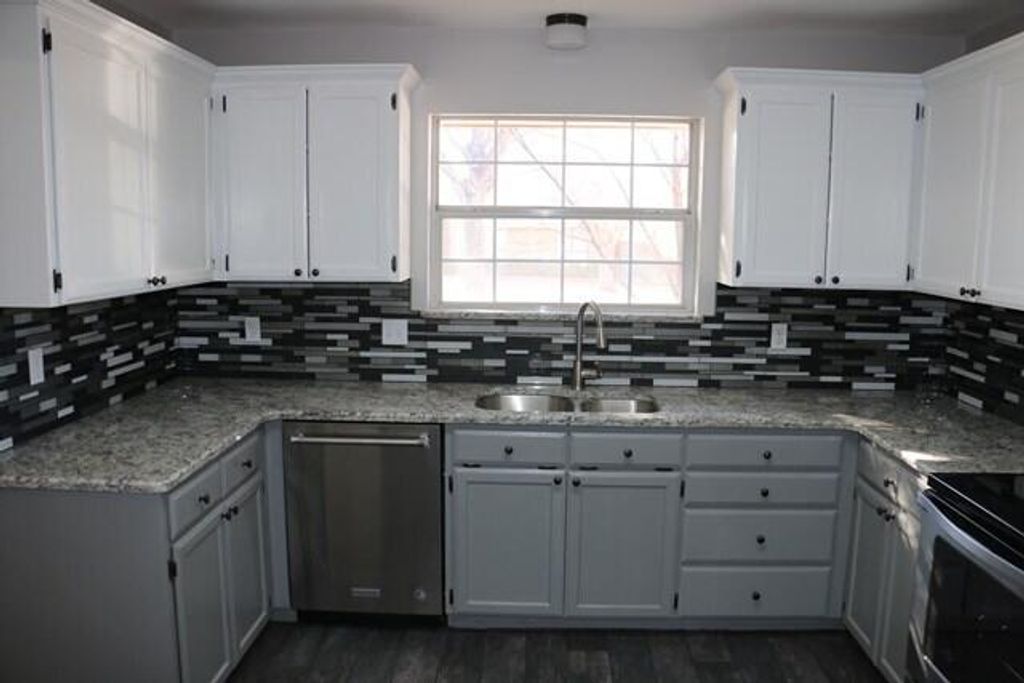 Image 4 of property listing at 4802 Royal Oak Drive, San Angelo, TX 76904