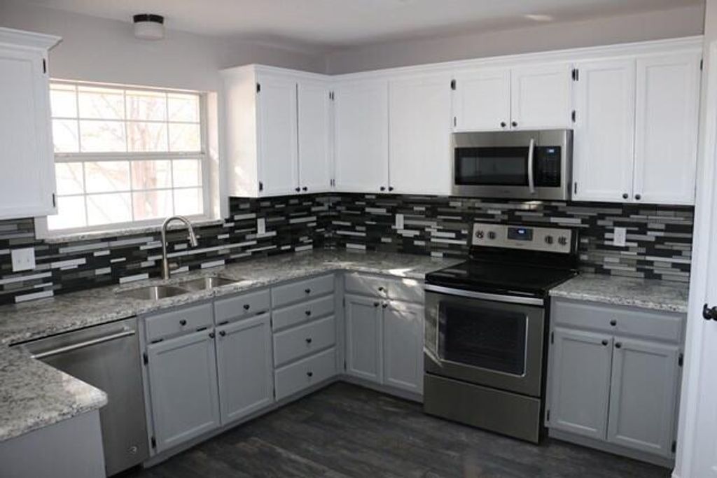 Image 5 of property listing at 4802 Royal Oak Drive, San Angelo, TX 76904