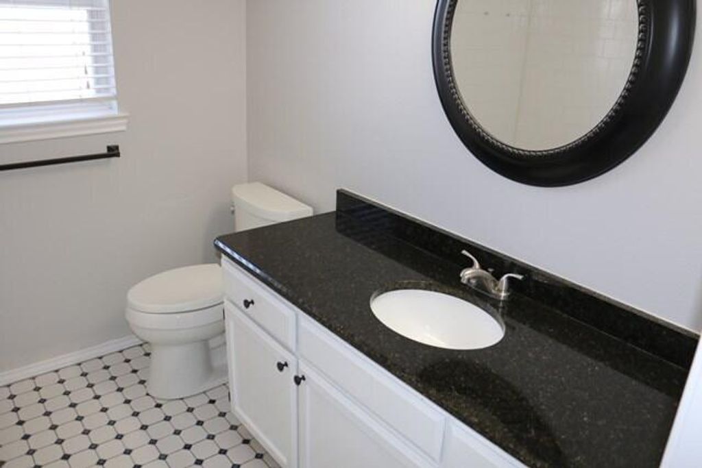 Image 7 of property listing at 4802 Royal Oak Drive, San Angelo, TX 76904