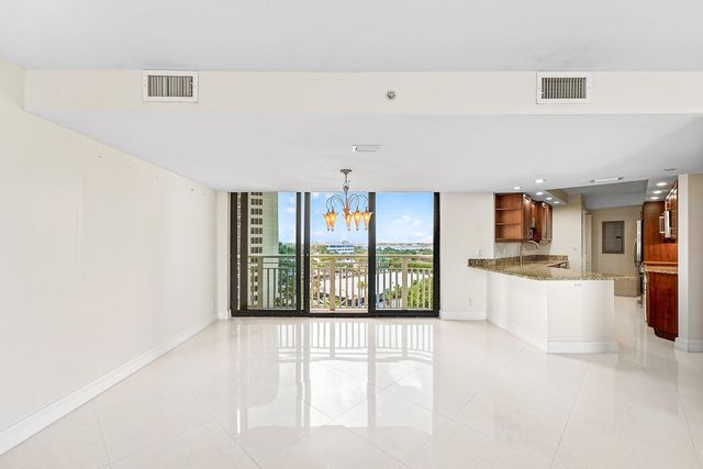 3000 N Ocean Drive 8-f, Singer Island, FL 33404