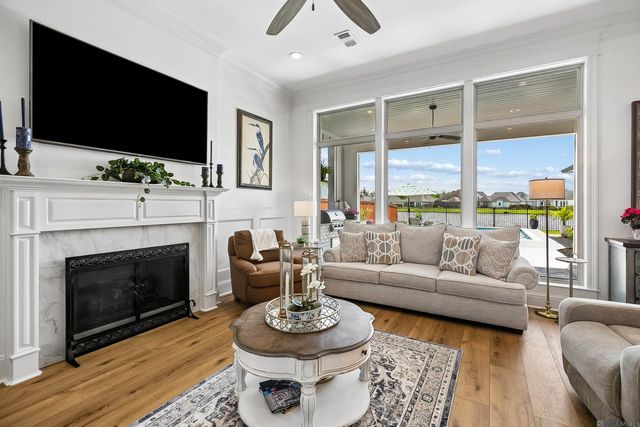 38177 Sweet Briar Dr, Prairieville, LA 70769