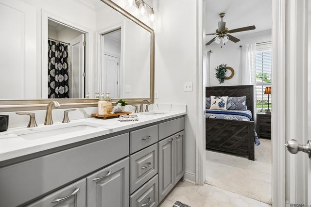38177 Sweet Briar Dr, Prairieville, LA 70769