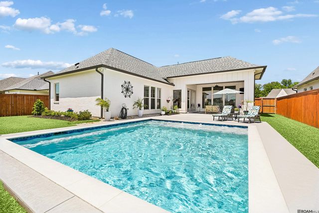 38177 Sweet Briar Dr, Prairieville, LA 70769