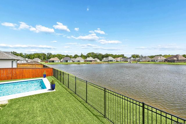 38177 Sweet Briar Dr, Prairieville, LA 70769