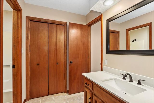 6635 N Cosby Street, Kansas City, MO 64151