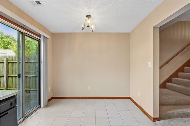 6635 N Cosby Street, Kansas City, MO 64151