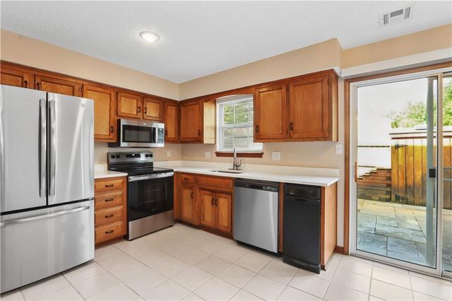 6635 N Cosby Street, Kansas City, MO 64151