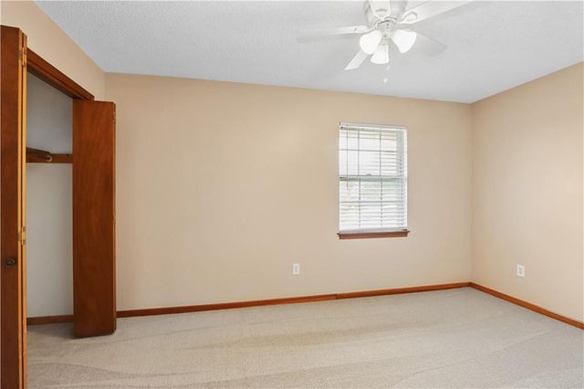 6635 N Cosby Street, Kansas City, MO 64151