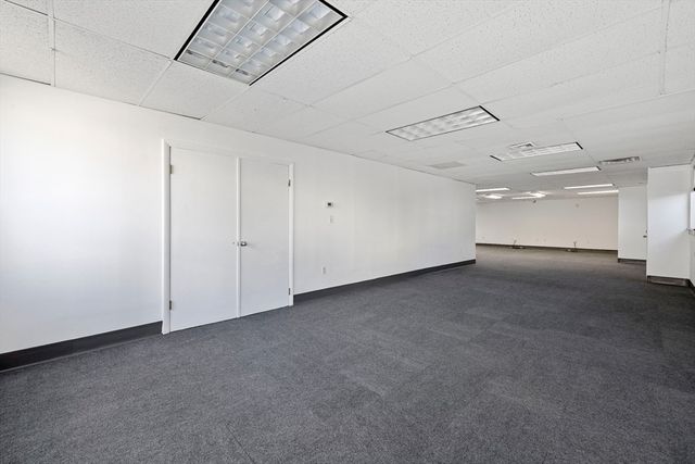 113 Terrace Hall Ave 1, Burlington, MA 01803