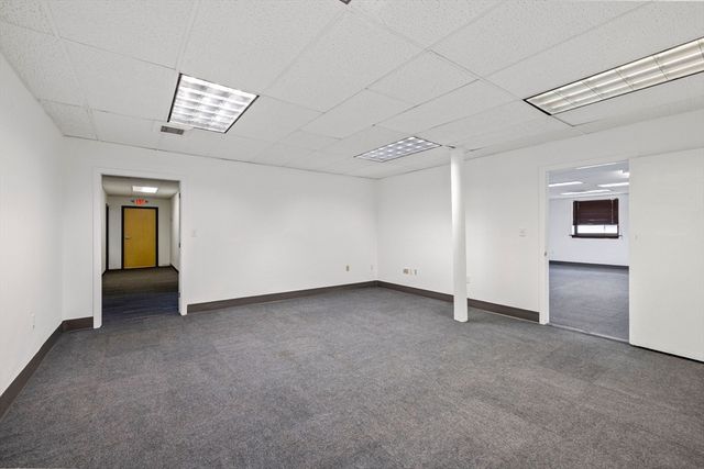 113 Terrace Hall Ave 1, Burlington, MA 01803