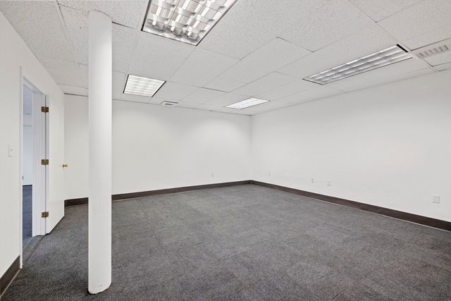 113 Terrace Hall Ave 1, Burlington, MA 01803