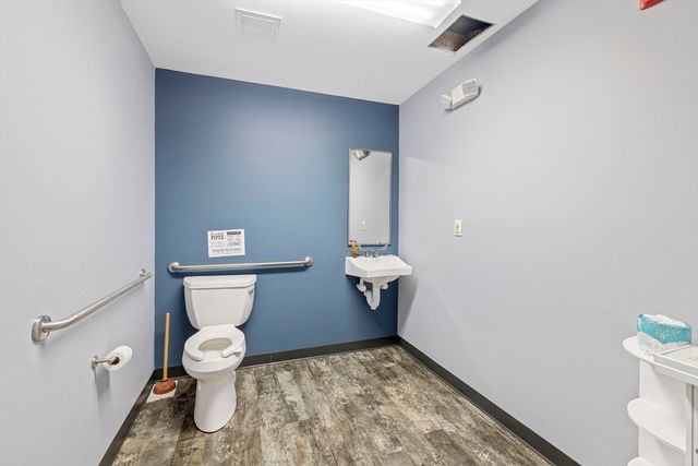 113 Terrace Hall Ave 1, Burlington, MA 01803