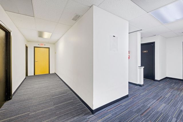 113 Terrace Hall Ave 1, Burlington, MA 01803