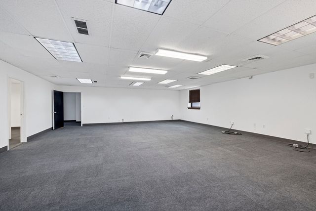 113 Terrace Hall Ave 1, Burlington, MA 01803