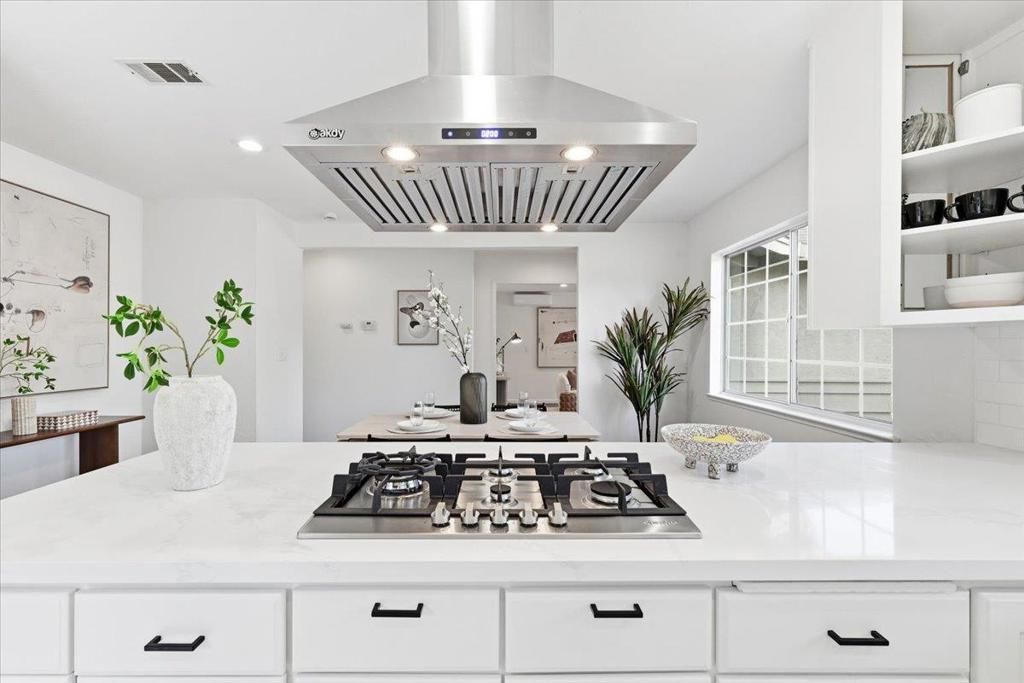 Image 10 of property listing at 4295 Jan Way, San Jose, CA 95124