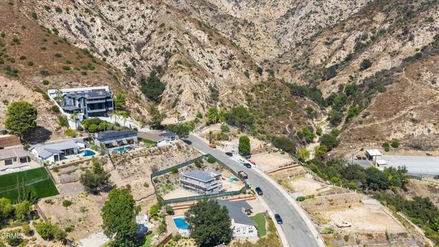 1304 Rubio Vista Road, Altadena, CA 91001