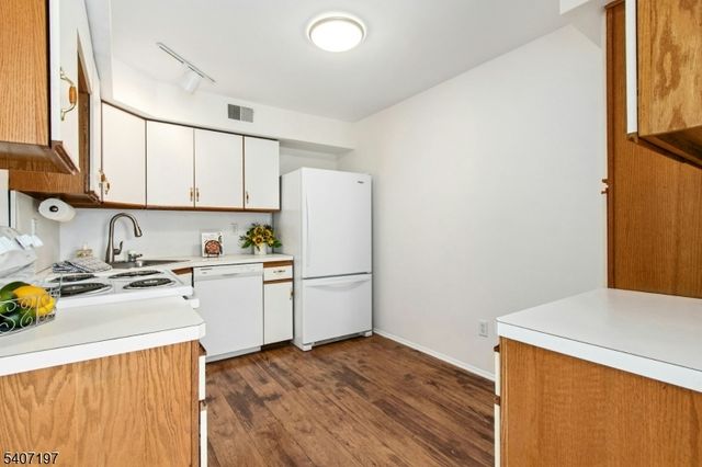 39 Yarmouth, Scotch Plains Twp., NJ 07076