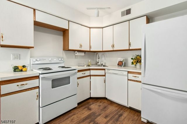 39 Yarmouth, Scotch Plains Twp., NJ 07076