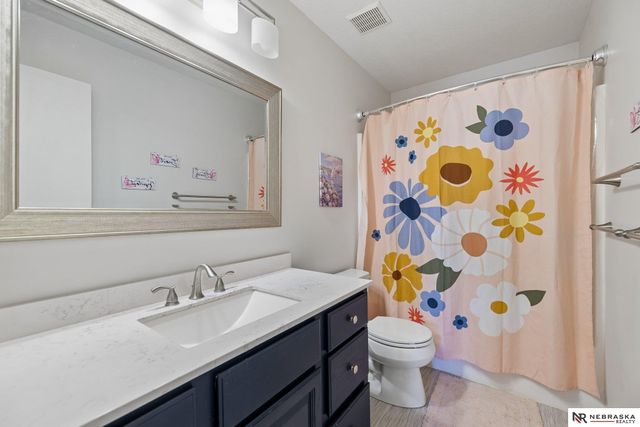6530 Courtney Circle, Lincoln, NE 68516