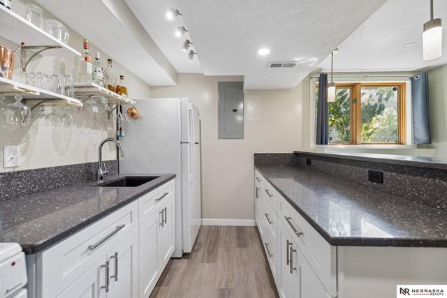 6530 Courtney Circle, Lincoln, NE 68516