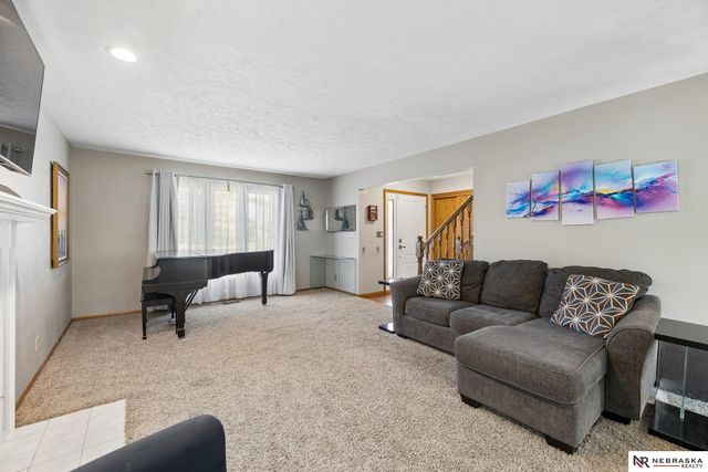 6530 Courtney Circle, Lincoln, NE 68516