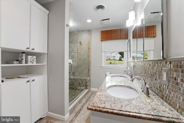 1811 SHARON RD, Jenkintown, PA 19046