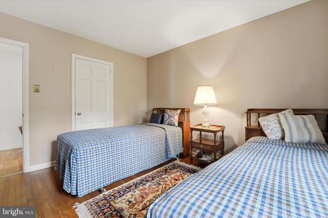 1811 SHARON RD, Jenkintown, PA 19046