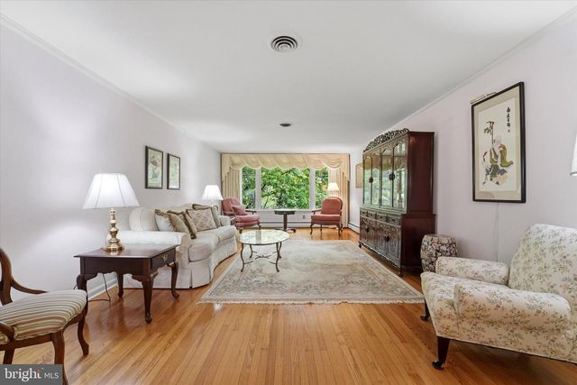 1811 SHARON RD, Jenkintown, PA 19046
