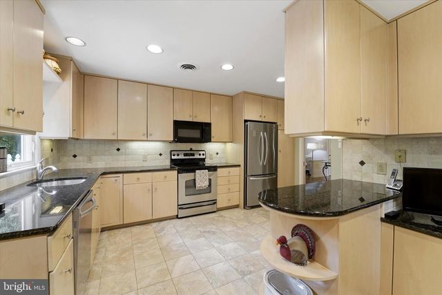 1811 SHARON RD, Jenkintown, PA 19046