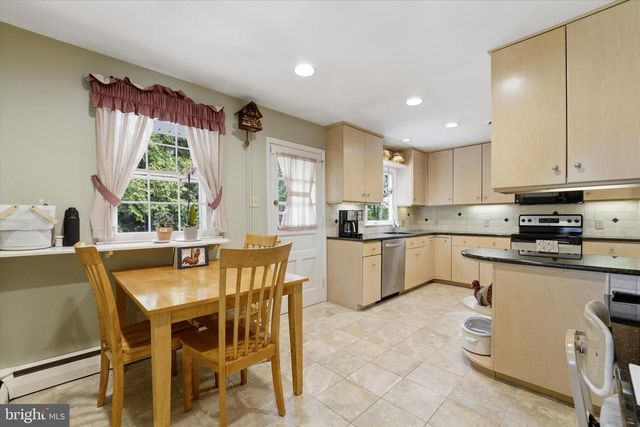 1811 SHARON RD, Jenkintown, PA 19046
