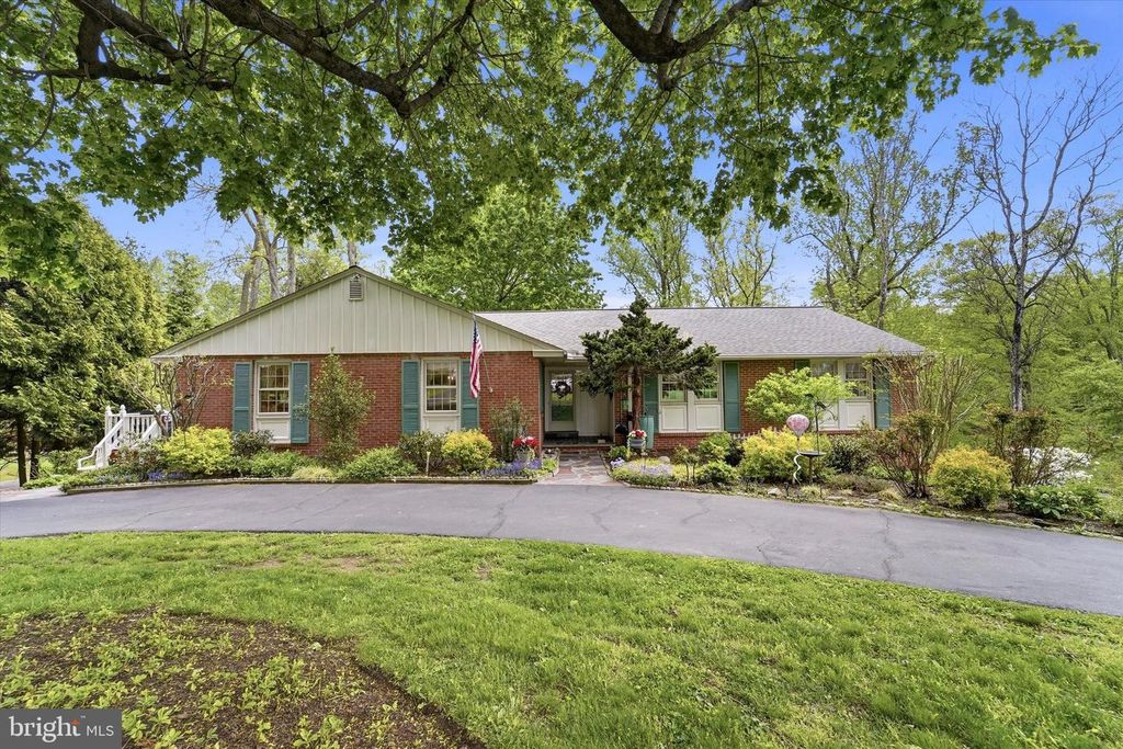 1811 SHARON RD, Jenkintown, PA 19046