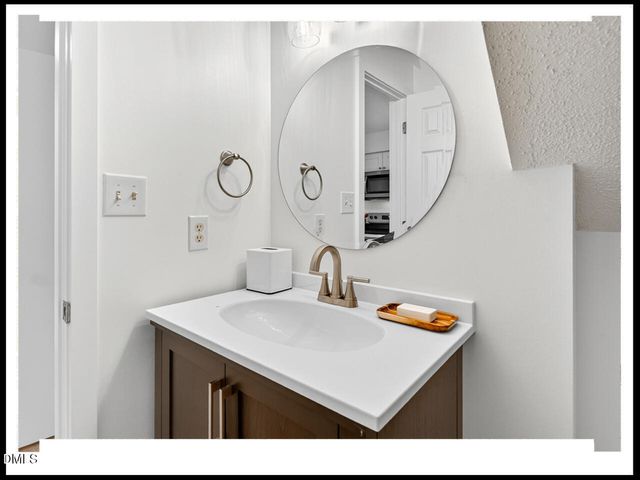 106 Barbee Court, Carrboro, NC 27510