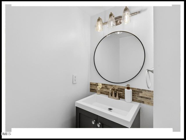 106 Barbee Court, Carrboro, NC 27510