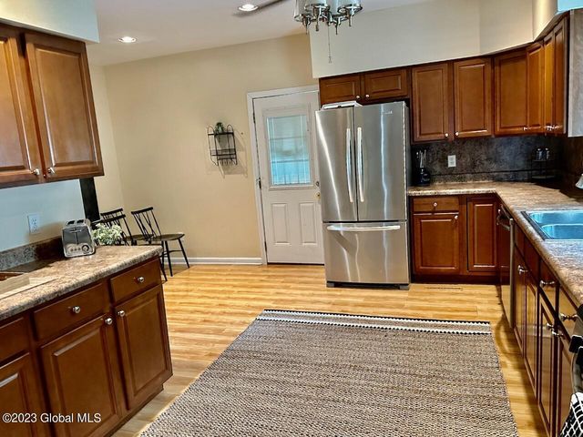 74 Walnut Street, Saratoga Springs, NY 12866