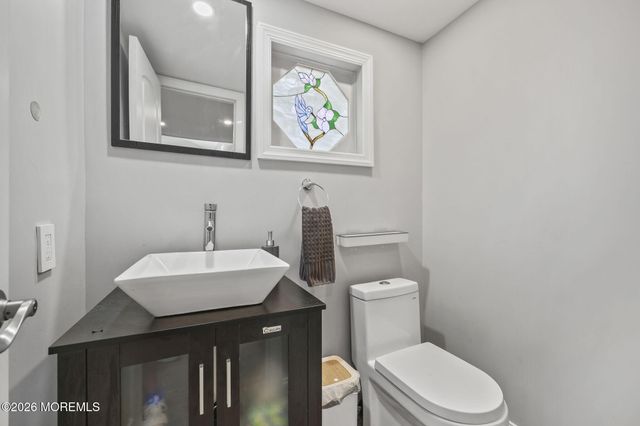4 Canadian Woods Road, Marlboro, NJ 07746