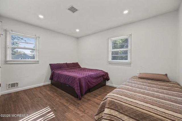 4 Canadian Woods Road, Marlboro, NJ 07746