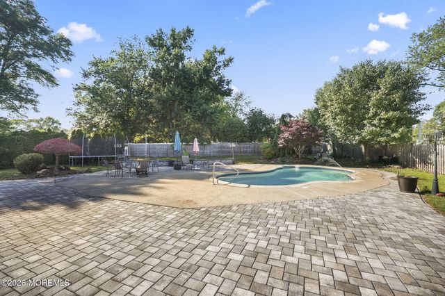 4 Canadian Woods Road, Marlboro, NJ 07746