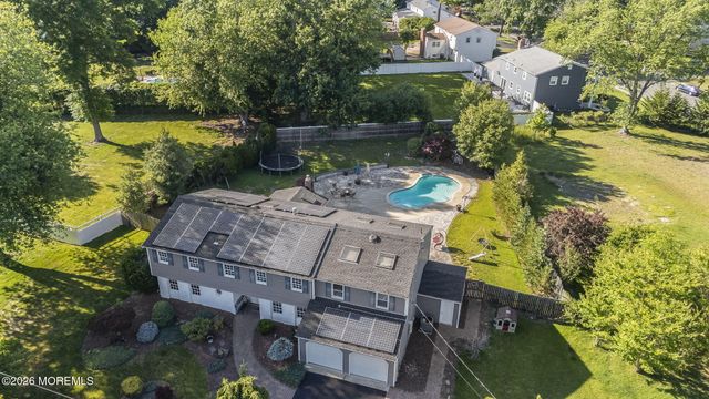 4 Canadian Woods Road, Marlboro, NJ 07746