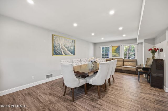 4 Canadian Woods Road, Marlboro, NJ 07746